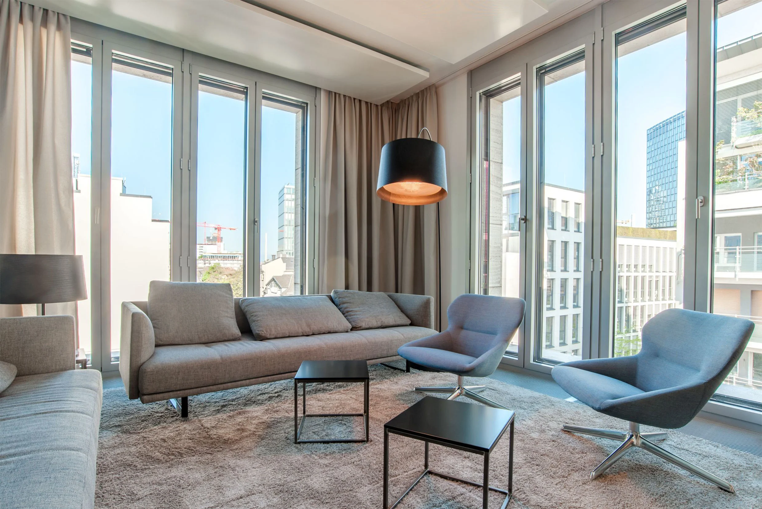 Savills_Frankfurt_Konferenz_Lounge_v0